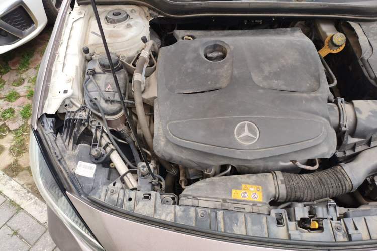 Used Mercedes-Benz GLA 2018 GLA 200 Sport Edition Engine Bay Right