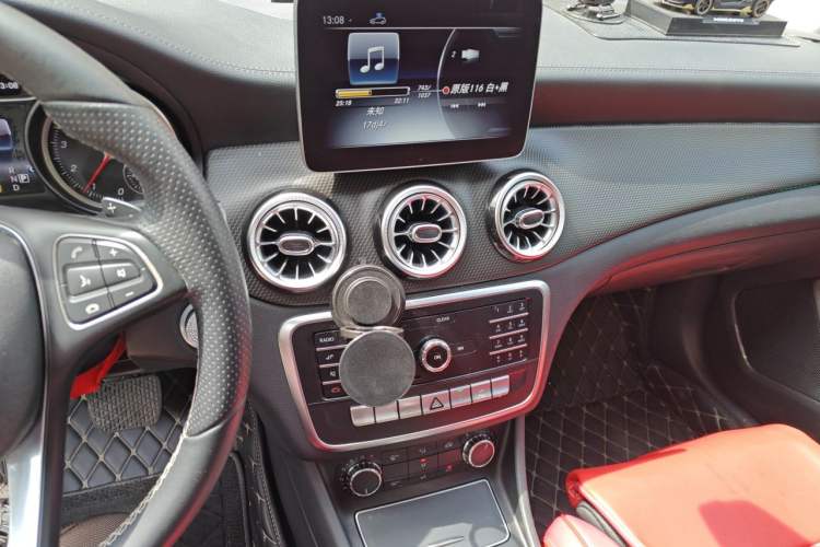 Used Mercedes-Benz GLA 2018 GLA 200 Fashion Model Audio And AC Panel