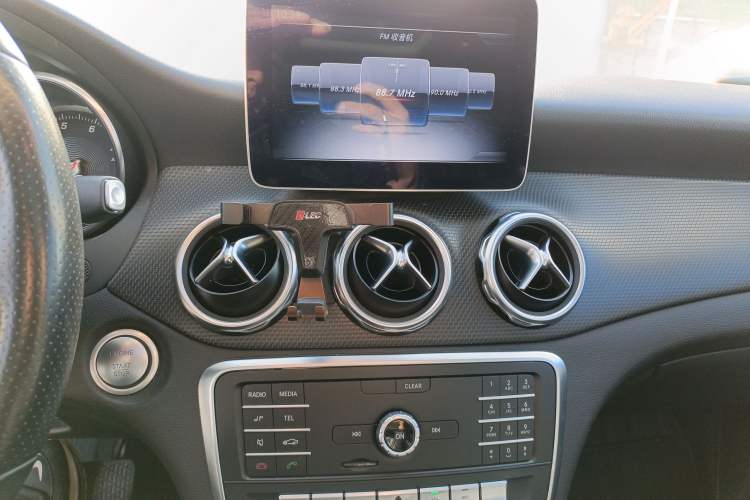Used Mercedes-Benz GLA 2018 GLA 200 Sport Edition Audio And AC Panel