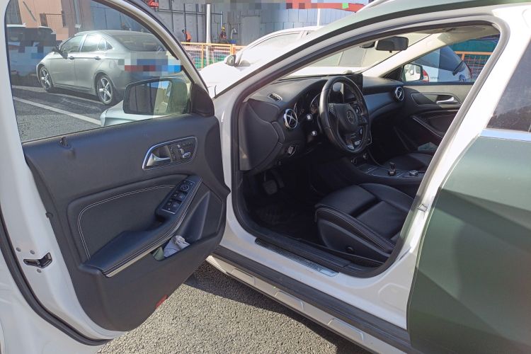 Used Mercedes-Benz GLA 2018 GLA 200 Sport Edition Driver Seat