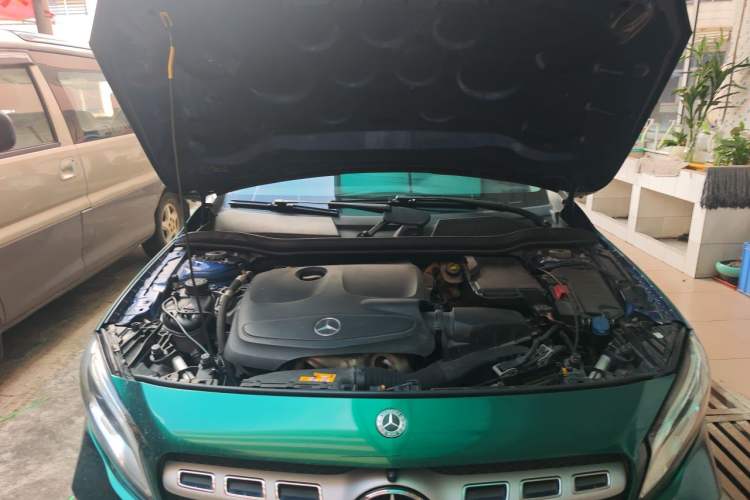 Used Mercedes-Benz GLA 2018 GLA 200 Fashion Model Engine Bay