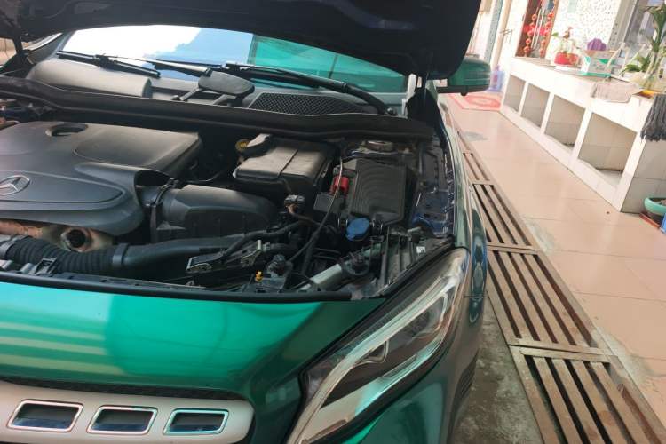 Used Mercedes-Benz GLA 2018 GLA 200 Fashion Model Engine Bay Left