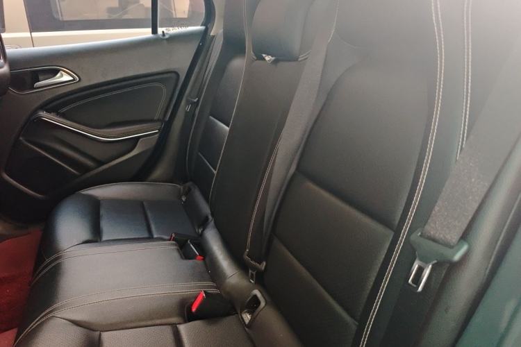Used Mercedes-Benz GLA 2018 GLA 200 Fashion Model Left Rear Seat