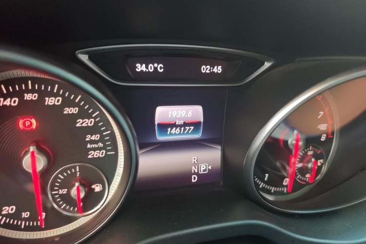 Used Mercedes-Benz GLA 2018 GLA 200 Fashion Model Odometer Close Up