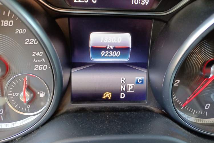 Used Mercedes-Benz GLA 2018 GLA 200 Sport Edition Odometer Close Up