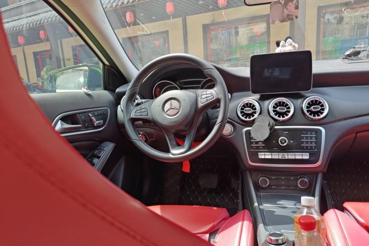 Used Mercedes-Benz GLA 2018 GLA 200 Fashion Model Steering Wheel