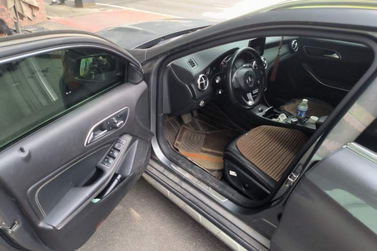 Used Mercedes-Benz GLA 2018 GLA 200 Fashion Model Driver Seat