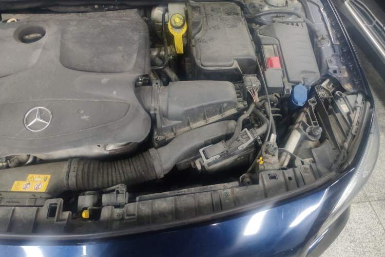 Used Mercedes-Benz GLA 2018 GLA 200 Fashion Model Engine Bay Left