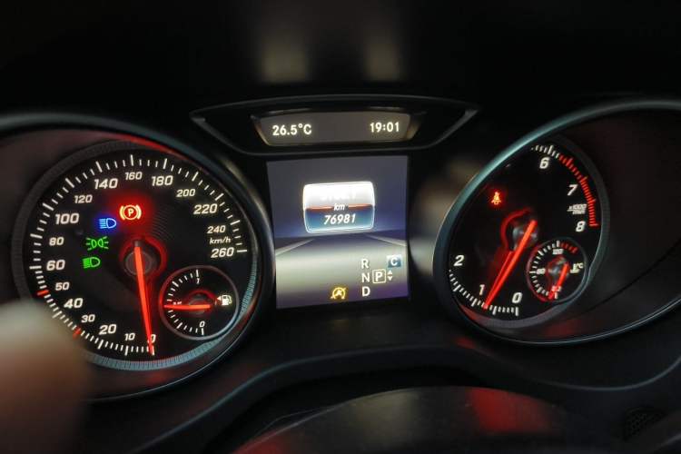 Used Mercedes-Benz GLA 2018 GLA 200 Sport Edition Odometer Close Up