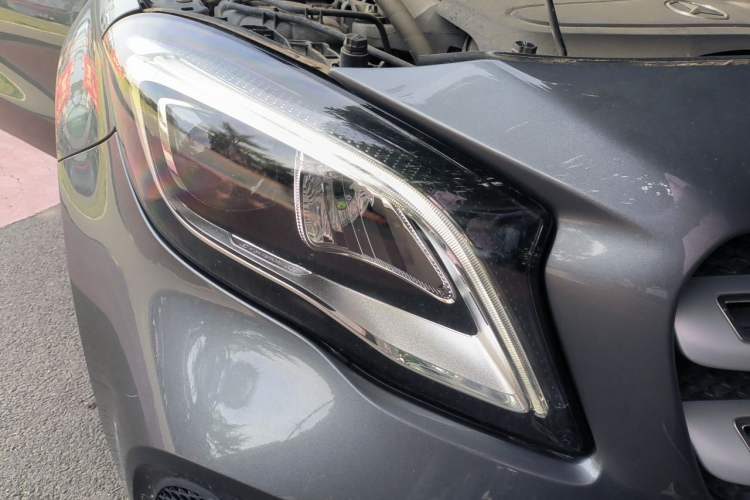 Used Mercedes-Benz GLA 2018 GLA 200 Fashion Model Right Front Headlight