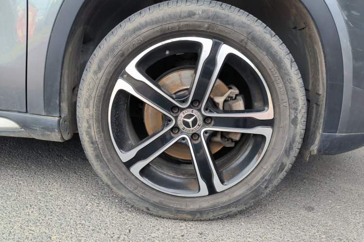 Used Mercedes-Benz GLA 2018 GLA 200 Fashion Model Right Front Wheel Hub