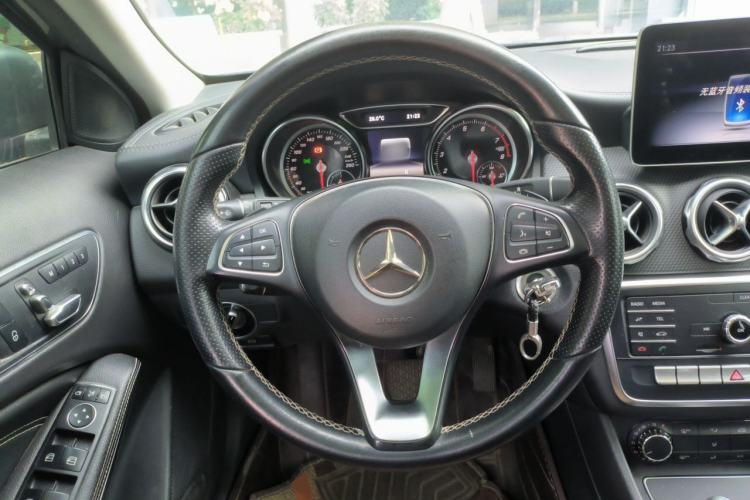 Used Mercedes-Benz GLA 2018 GLA 200 Fashion Model Steering Wheel