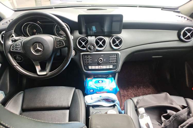 Used Mercedes-Benz GLA 2018 GLA 200 Fashion Model Center Console