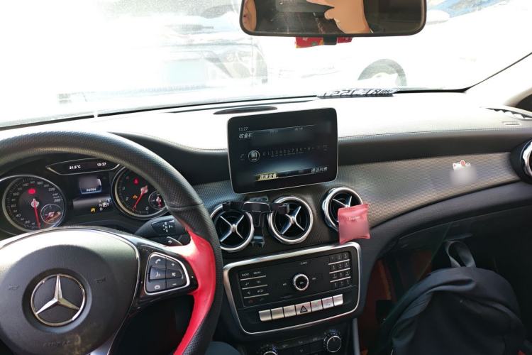 Used Mercedes-Benz GLA 2018 GLA 200 Fashion Model Center Console