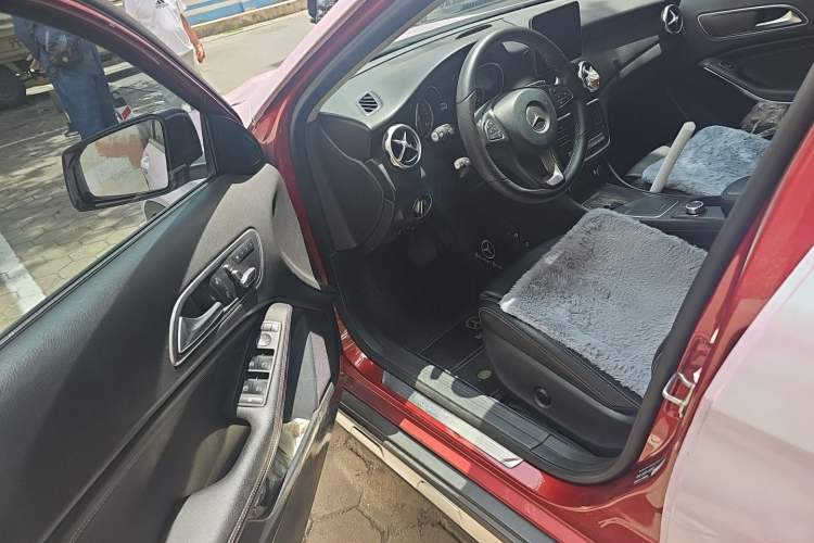 Used Mercedes-Benz GLA 2018 GLA 200 Sport Edition Driver Seat