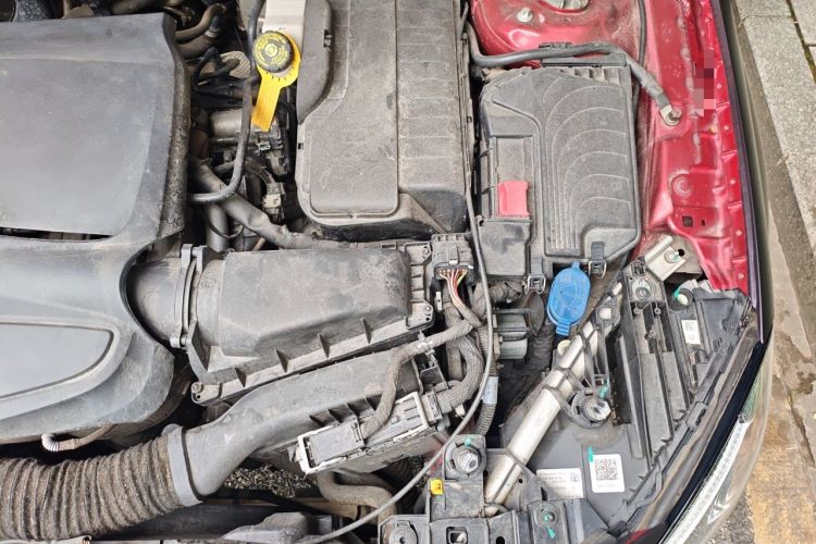 Used Mercedes-Benz GLA 2018 GLA 200 Fashion Model Engine Bay Left