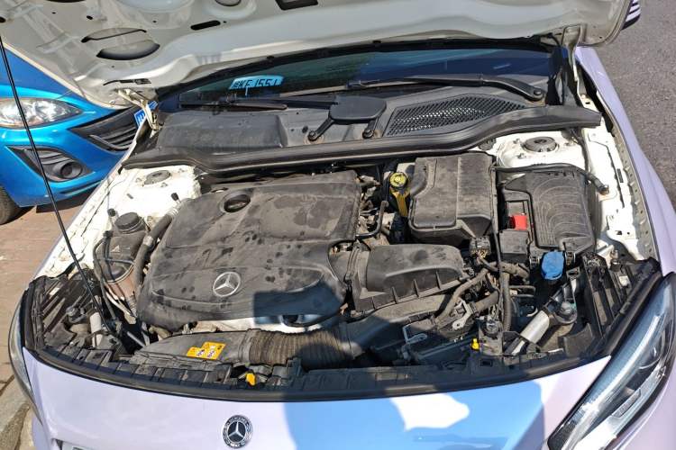Used Mercedes-Benz GLA 2018 GLA 200 Fashion Model Engine Bay