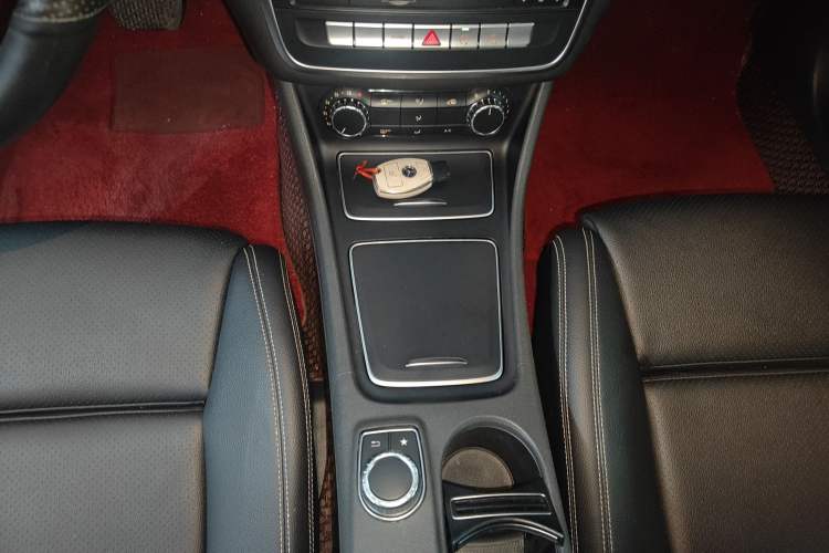 Used Mercedes-Benz GLA 2018 GLA 200 Sport Edition Gear Lever