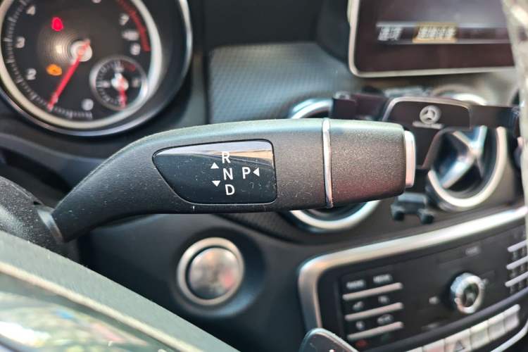Used Mercedes-Benz GLA 2018 GLA 200 Fashion Model Gear Lever