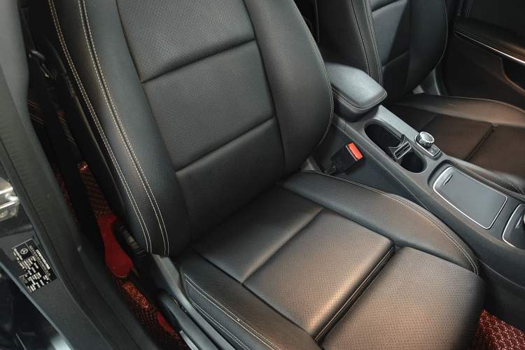 Used Mercedes-Benz GLA 2018 GLA 200 Sport Edition Right Front Seat