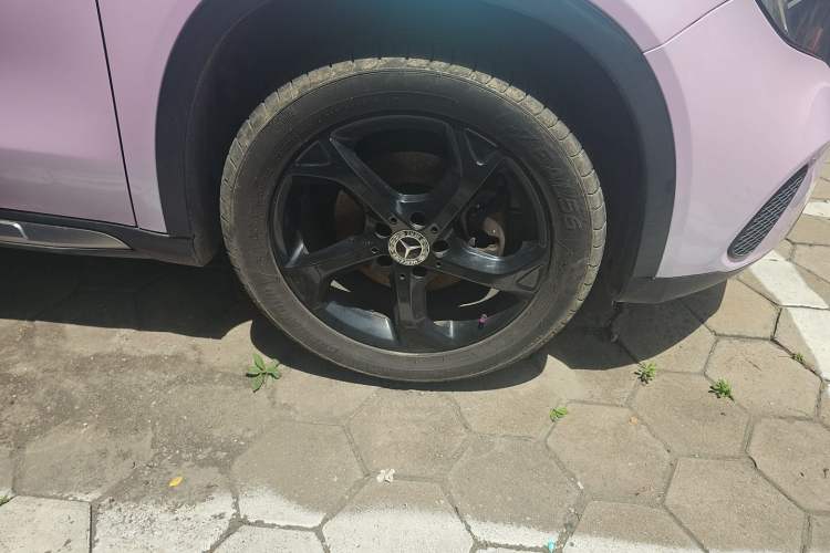 Used Mercedes-Benz GLA 2018 GLA 200 Sport Edition Right Front Wheel Hub