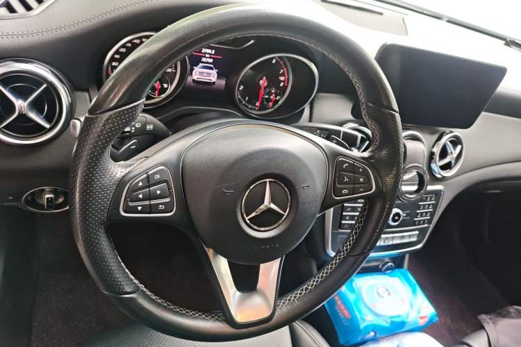 Used Mercedes-Benz GLA 2018 GLA 200 Fashion Model Steering Wheel