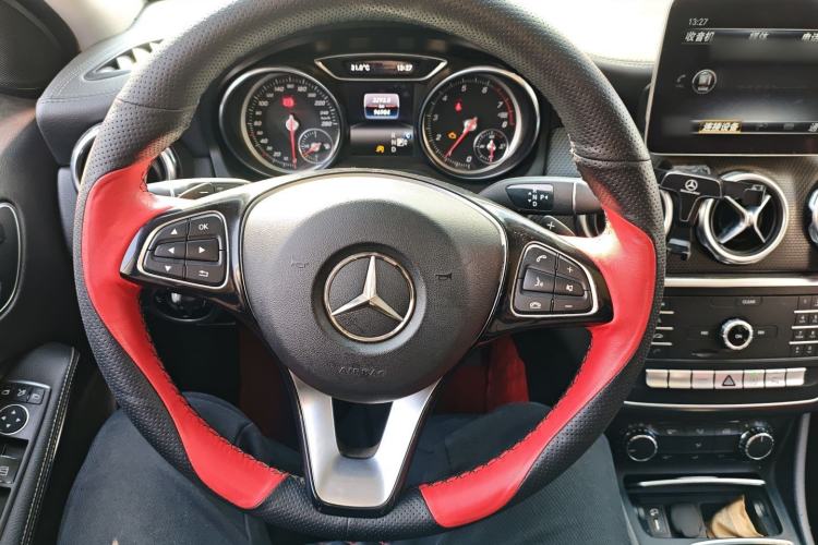 Used Mercedes-Benz GLA 2018 GLA 200 Fashion Model Steering Wheel