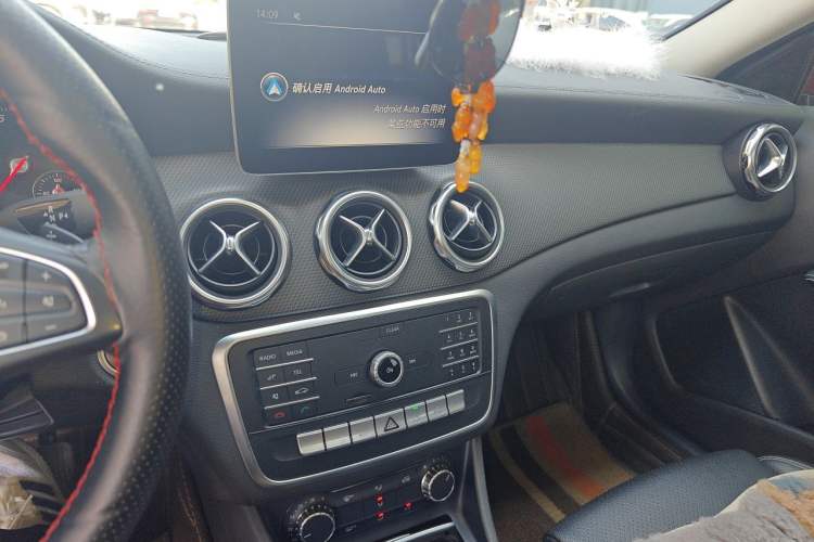 Used Mercedes-Benz GLA 2018 GLA 200 Fashion Model Audio And AC Panel