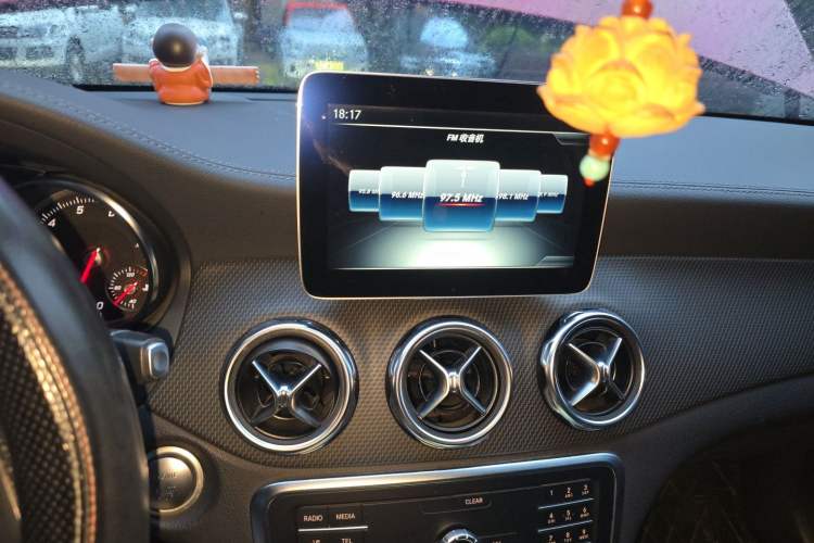Used Mercedes-Benz GLA 2018 GLA 200 Fashion Model Audio And AC Panel