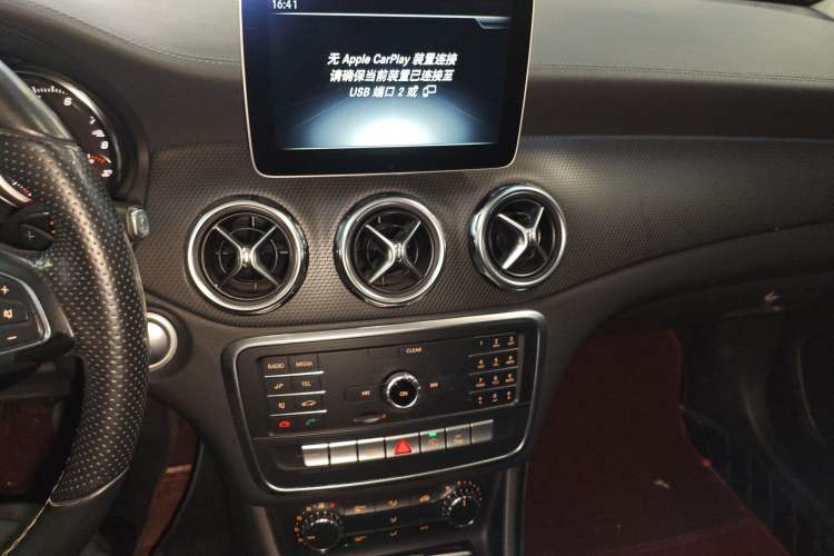 Used Mercedes-Benz GLA 2018 GLA 200 Fashion Model Audio And AC Panel