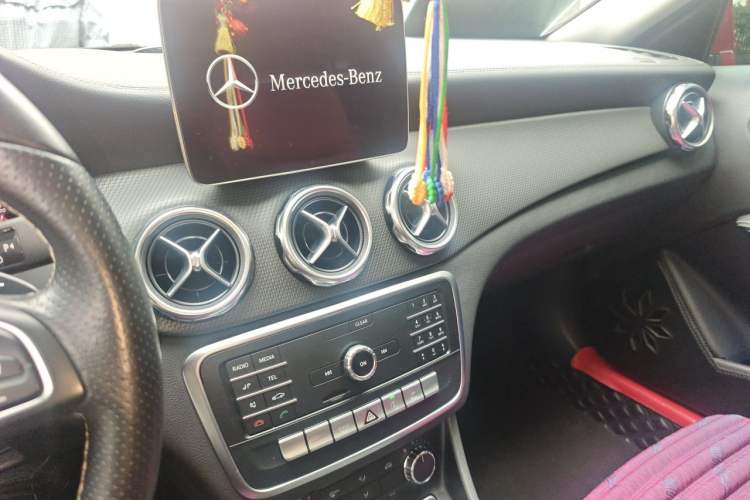 Used Mercedes-Benz GLA 2018 GLA 200 Fashion Model Audio And AC Panel