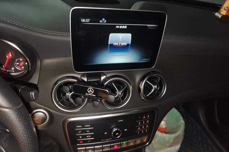Used Mercedes-Benz GLA 2018 GLA 220 4MATIC Sport Edition Audio And AC Panel