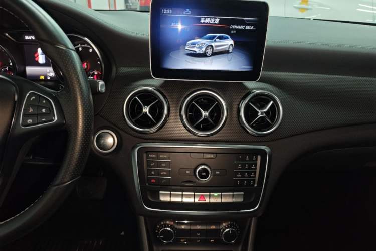 Used Mercedes-Benz GLA 2018 GLA 200 Fashion Model Audio And AC Panel