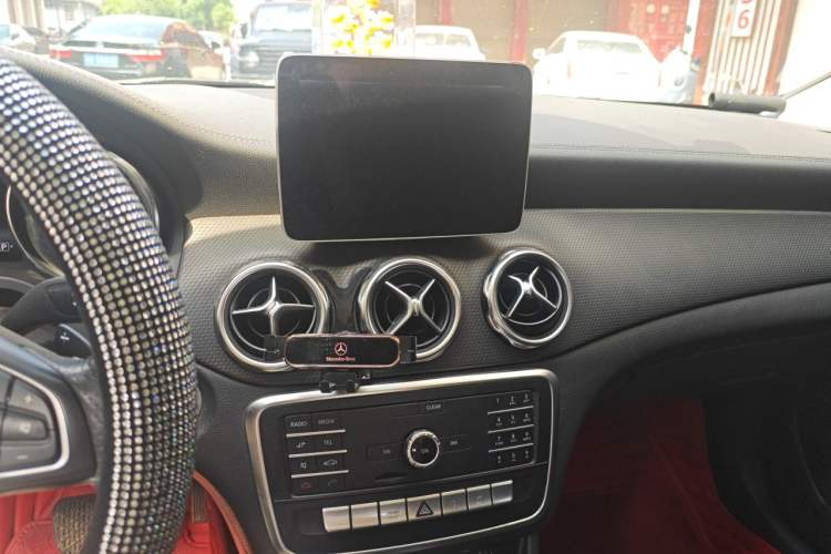 Used Mercedes-Benz GLA 2018 GLA 200 Fashion Model Audio And AC Panel