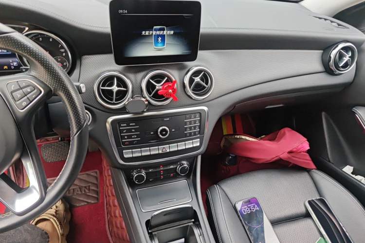 Used Mercedes-Benz GLA 2018 GLA 220 4MATIC Sport Edition Audio And AC Panel