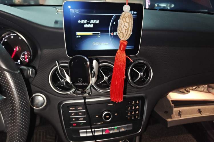 Used Mercedes-Benz GLA 2018 GLA 200 Sport Edition Audio And AC Panel