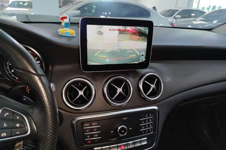 Used Mercedes-Benz GLA 2018 GLA 200 Sport Edition Audio And AC Panel
