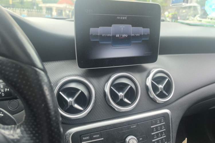 Used Mercedes-Benz GLA 2018 GLA 200 Sport Edition Audio And AC Panel