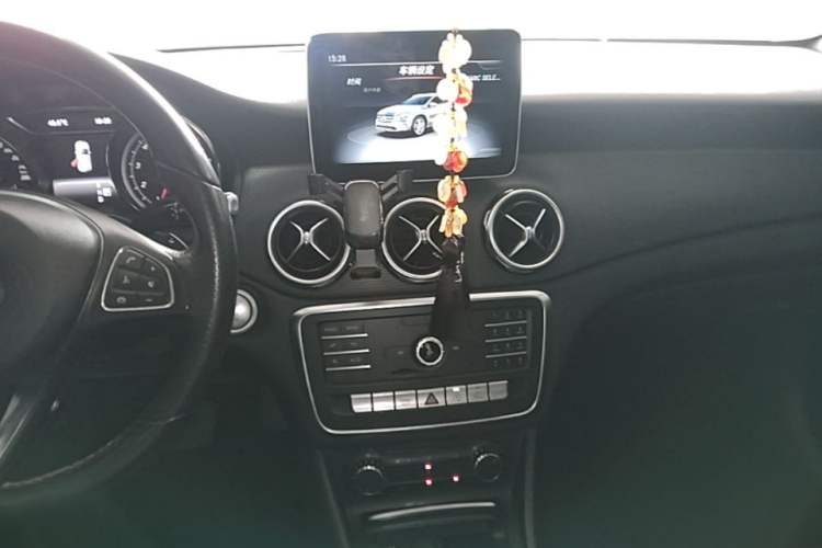 Used Mercedes-Benz GLA 2018 GLA 200 Sport Edition Audio And AC Panel
