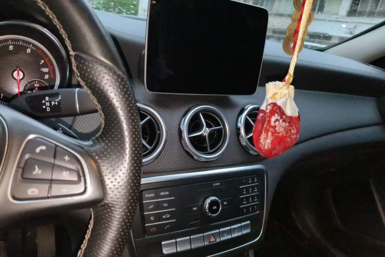 Used Mercedes-Benz GLA 2018 GLA 200 Fashion Model Audio And AC Panel