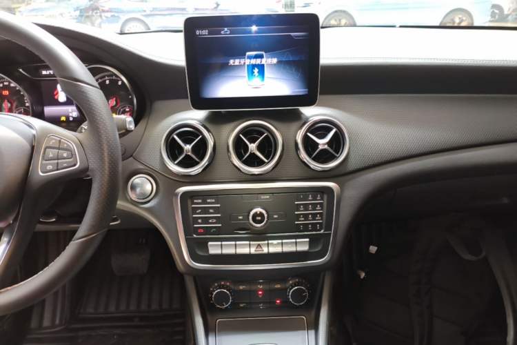 Used Mercedes-Benz GLA 2018 GLA 200 Fashion Model Audio And AC Panel