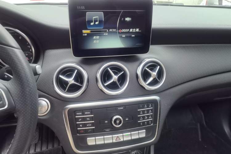 Used Mercedes-Benz GLA 2018 GLA 200 Fashion Model Audio And AC Panel