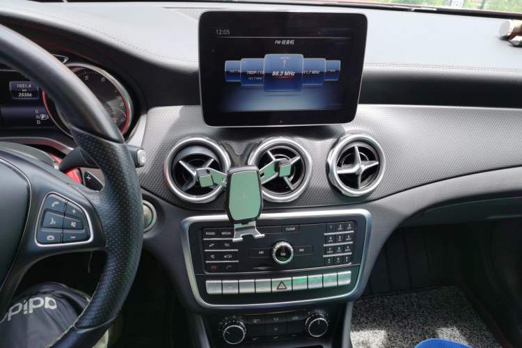 Used Mercedes-Benz GLA 2018 GLA 220 4MATIC Sport Edition Audio And AC Panel