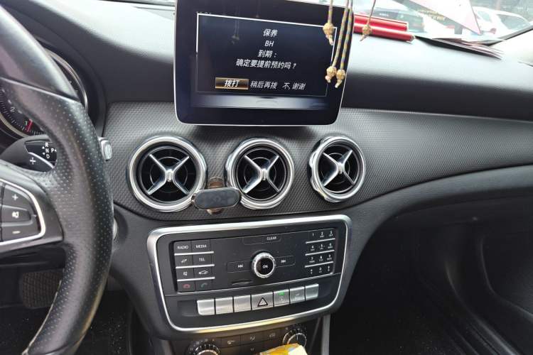 Used Mercedes-Benz GLA 2018 GLA 200 Sport Edition Audio And AC Panel