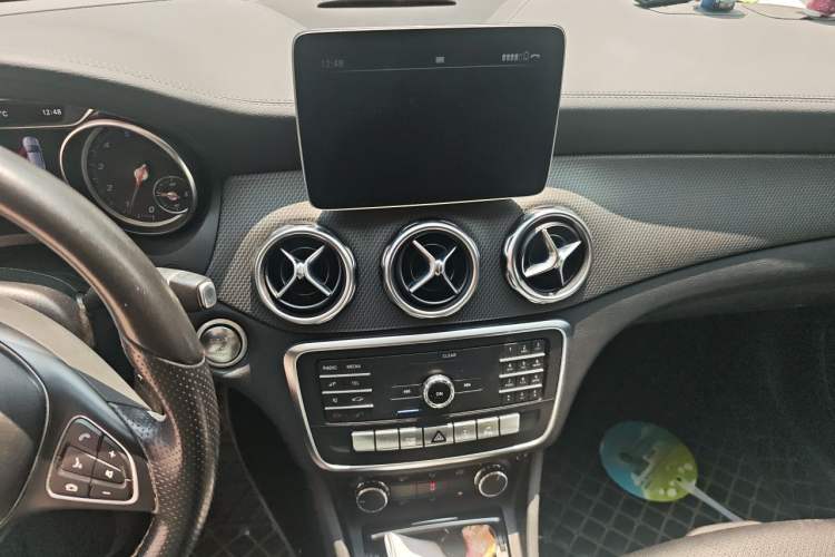 Used Mercedes-Benz GLA 2018 GLA 200 Fashion Model Audio And AC Panel
