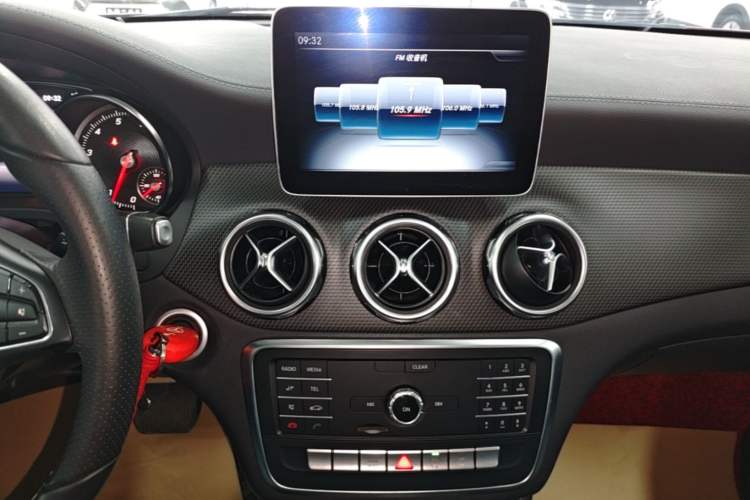 Used Mercedes-Benz GLA 2018 GLA 200 Fashion Model Audio And AC Panel