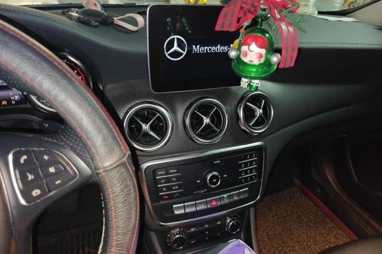 Used Mercedes-Benz GLA 2018 GLA 200 Fashion Model Audio And AC Panel