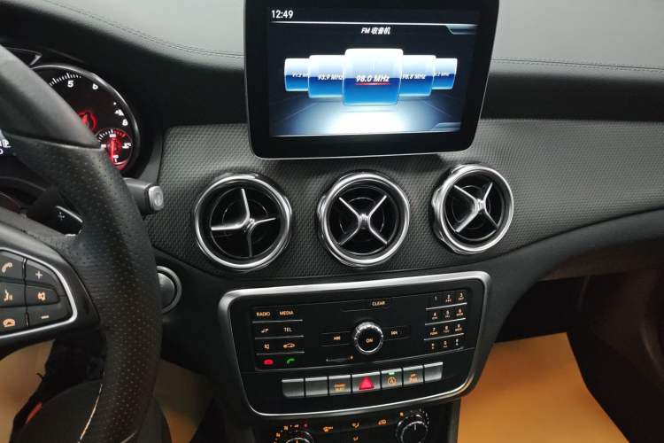 Used Mercedes-Benz GLA 2018 GLA 200 Fashion Model Audio And AC Panel