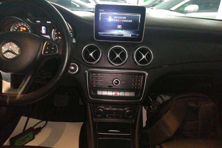 Used Mercedes-Benz GLA 2018 GLA 200 Sport Edition Audio And AC Panel