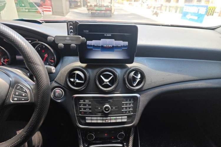 Used Mercedes-Benz GLA 2018 GLA 200 Sport Edition Audio And AC Panel